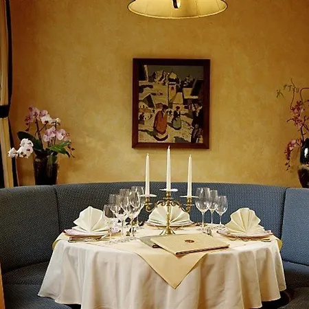 فندق Kroneck 4*